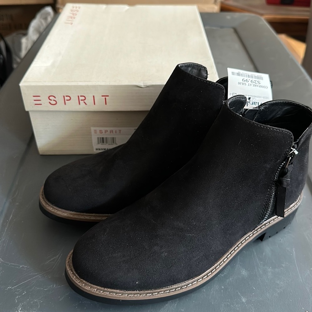 Esprit Women's Black Suede Ankle Boots
